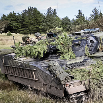 Infanterikampkøretøj i Oksbøl under Brave Lion-øvelsen i 2023