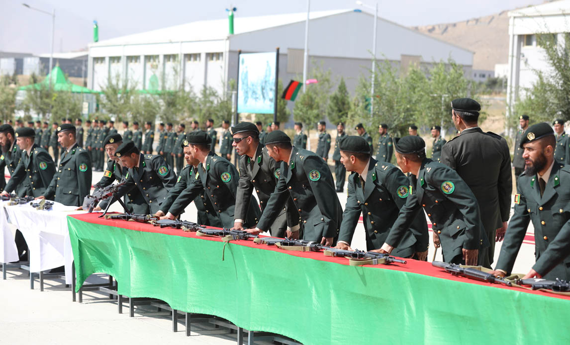 I syv år har Danmark været med til at uddanne officerskadetter på officersskolen i Kabul. Nu er kadet nummer 5.000 uddannet, og afghanerne er klar til at overtage ansvaret.