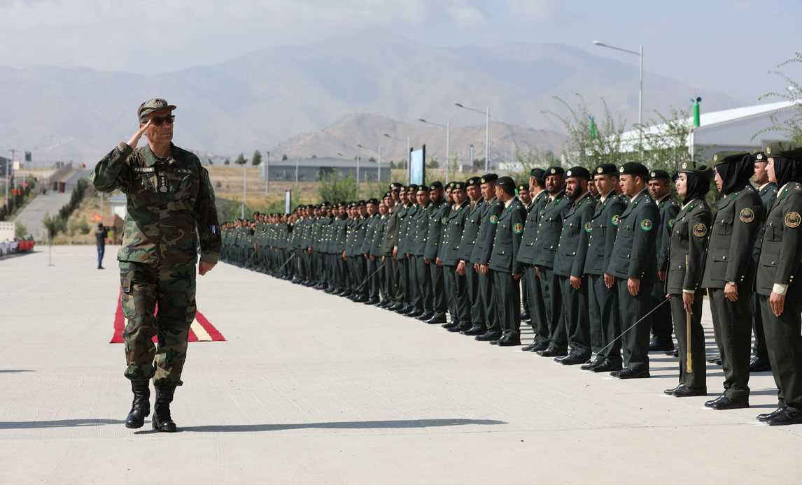 I syv år har Danmark været med til at uddanne officerskadetter på officersskolen i Kabul. Nu er kadet nummer 5.000 uddannet, og afghanerne er klar til at overtage ansvaret.