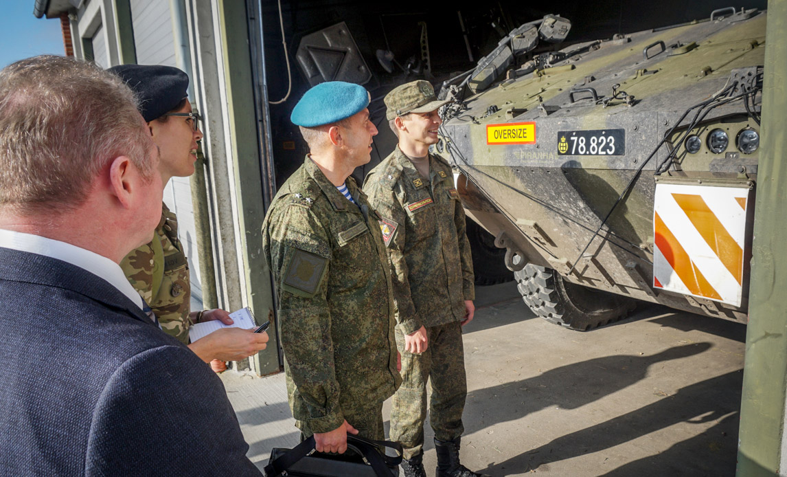 Den russiske delegation under inspektions. Foto: Forsvaret