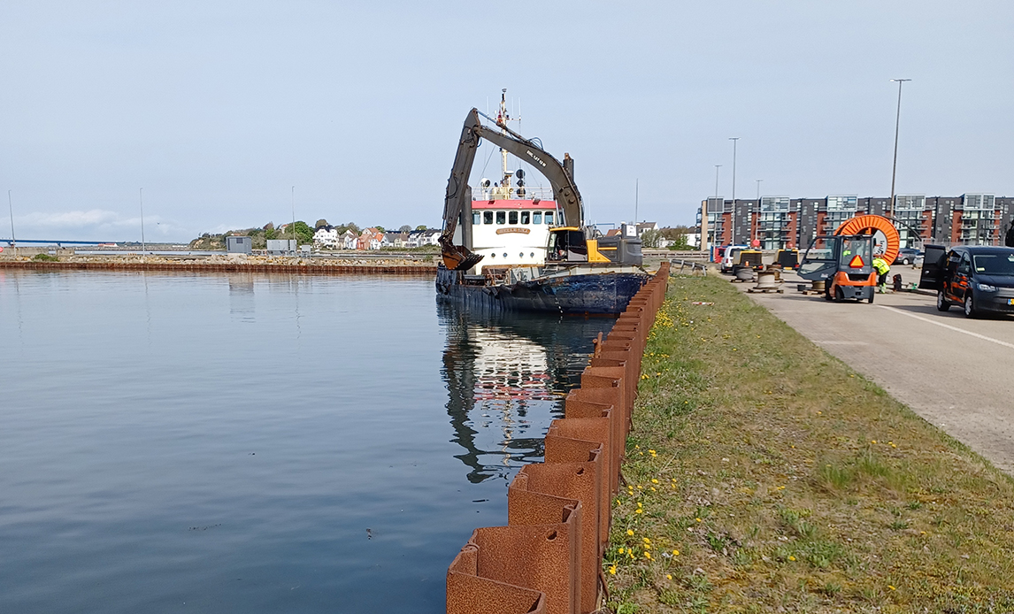 Oprensning af havneindsejling og havnebassin på Flådestation Korsør.