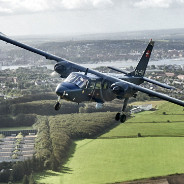 Defender fly i luften