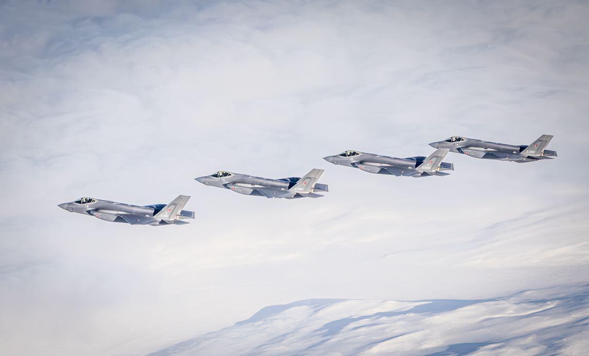 F-35 i formation over Island