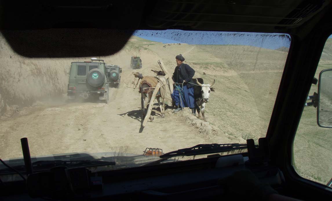 Foto taget i forbindelse med Chefen for Hærens Operative Kommando generalmajor Poul Kiærskous tur rundt til de danske enheder i Afghanistan. Turen foregik i april 2008 under ISAF hold 5's udsendelse. Besøg ved de danske soldater i Feyzabad i det nordøstlige Afghanistan.