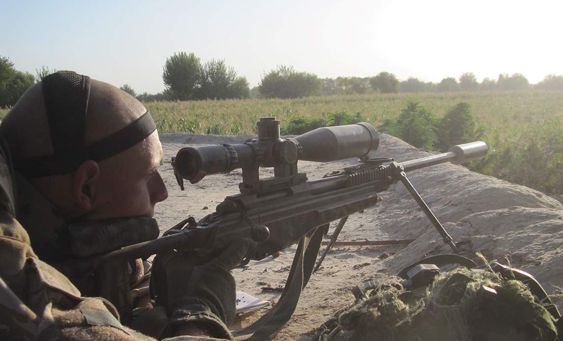 Finskytte populært kaldet "sniper". Foto taget af Opklaringsbataljonens udsendte til Helmand på ISAF hold 8.