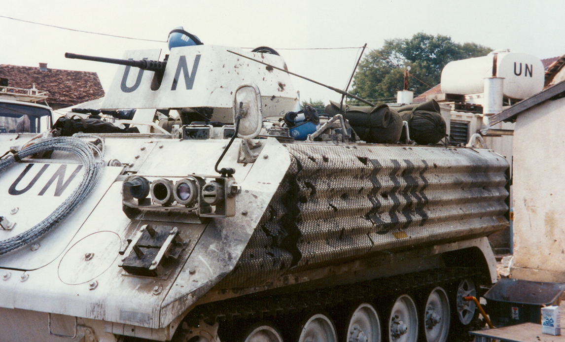 Kroatien september 1995: Dansk pansret mandskabsvogn efter et angreb på en dansk lejr.