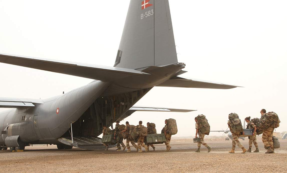 Foto taget i forbindelse med at forsvarschefen general Peter Bartram besøgte de danske soldater i Mali, der er en del af Operation Serval.