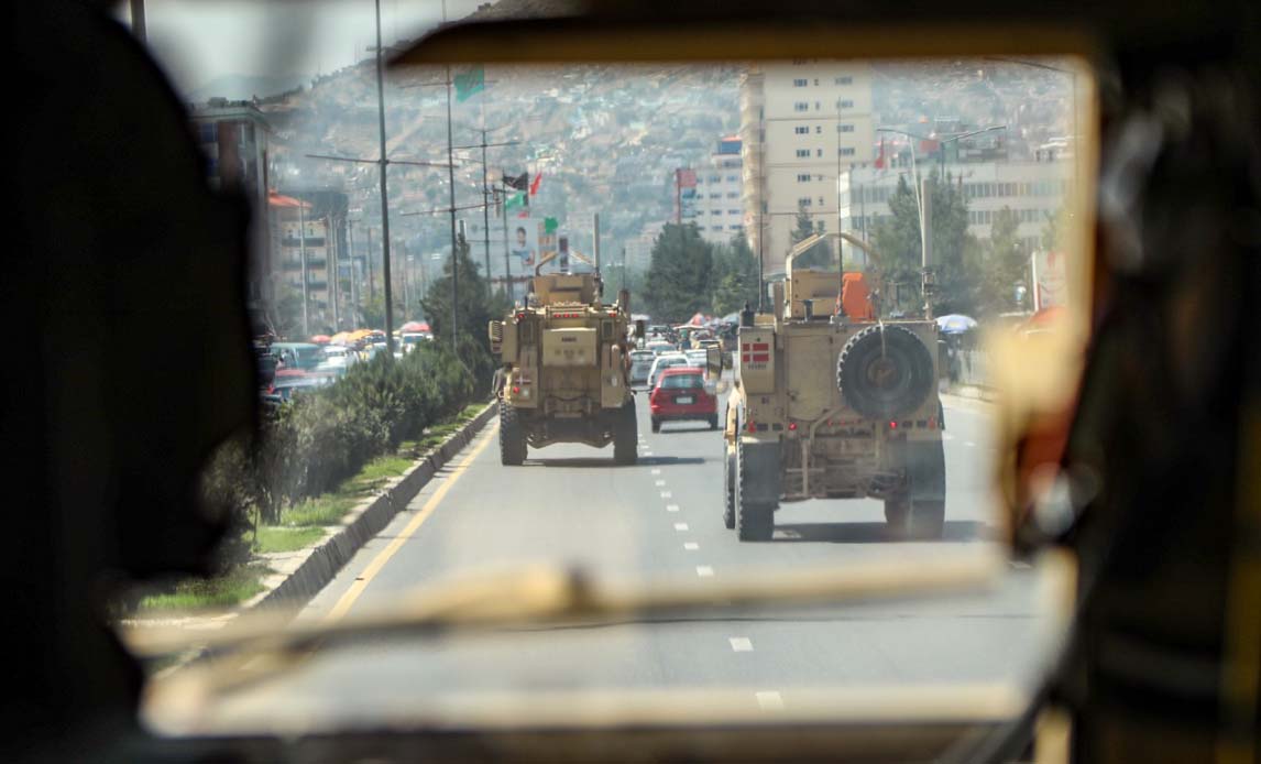 Danske soldater på opgave i Kabuls travle gader.