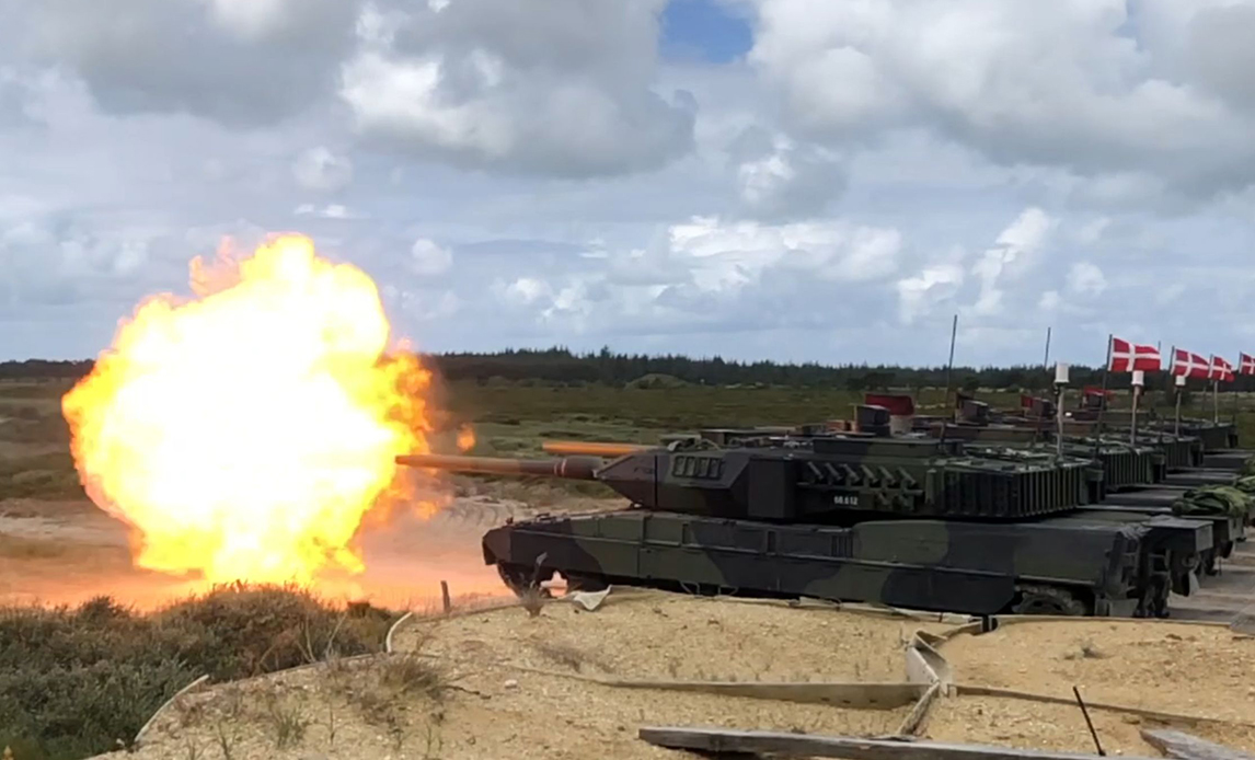 Forsvarets opgraderede Leopard kampvogne - med den nye typebetegnelse A7II - blev indskudt i øvelsesterrænet i Oksbøl.