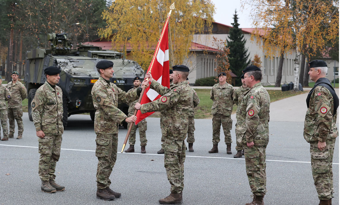 Det formelle skifte mellem Hold 1 og Hold 2 skete den 2. november på Adazi Military Base.