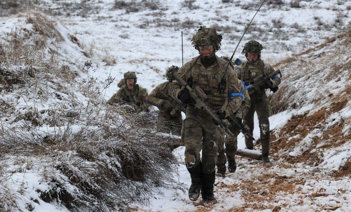 Det mekaniserede infanterikompagni (2/I/LG) øver fremrykning samt angreb fra bevægelse med fokus på koordination mellem kompagniets delinger og støttenheder