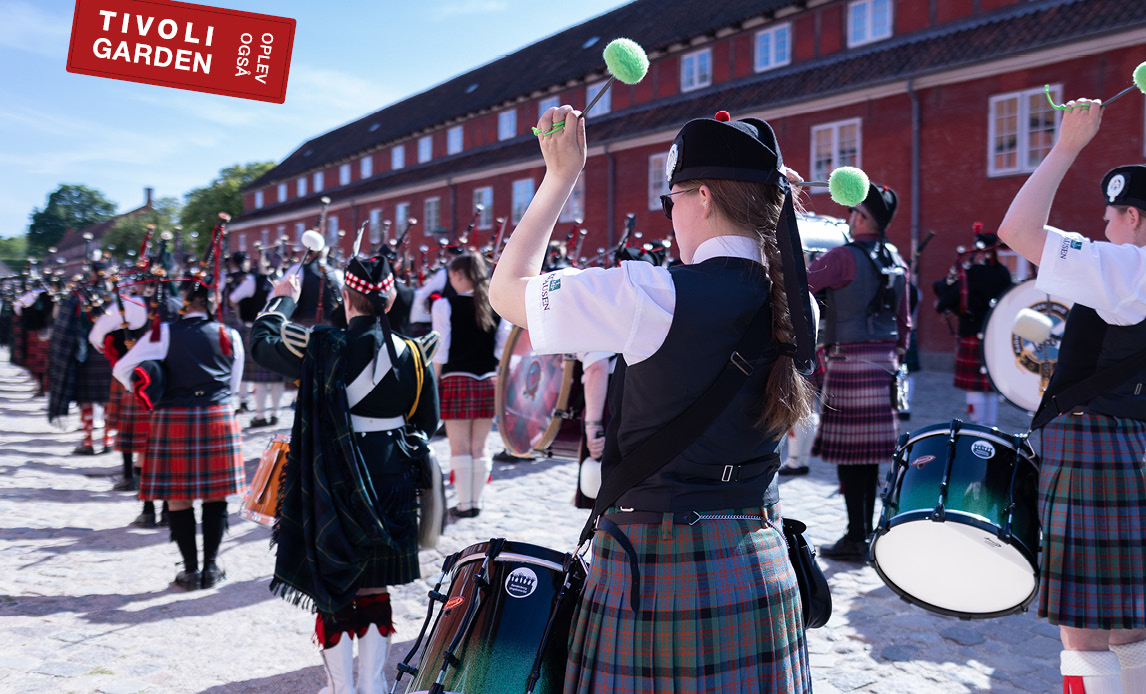 Pipers & drummers samlet i Kastellet til Copenhagen Pipe Band Gathering