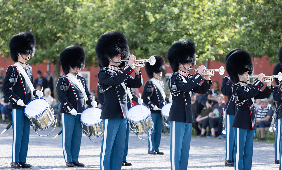 Den Kongelige Livgardes Tambourkorps spiller koncert i Kastellet.