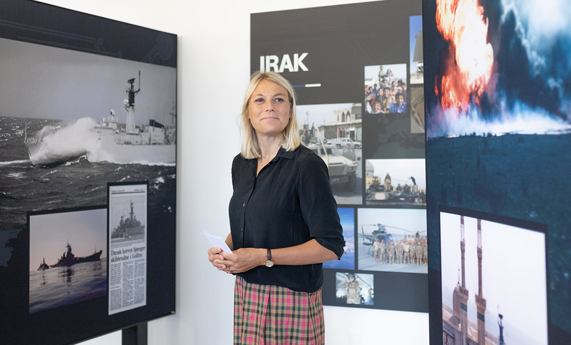 Forsvarsminister Trine Bramsen var første gæst i Kastellets Informationscenter.