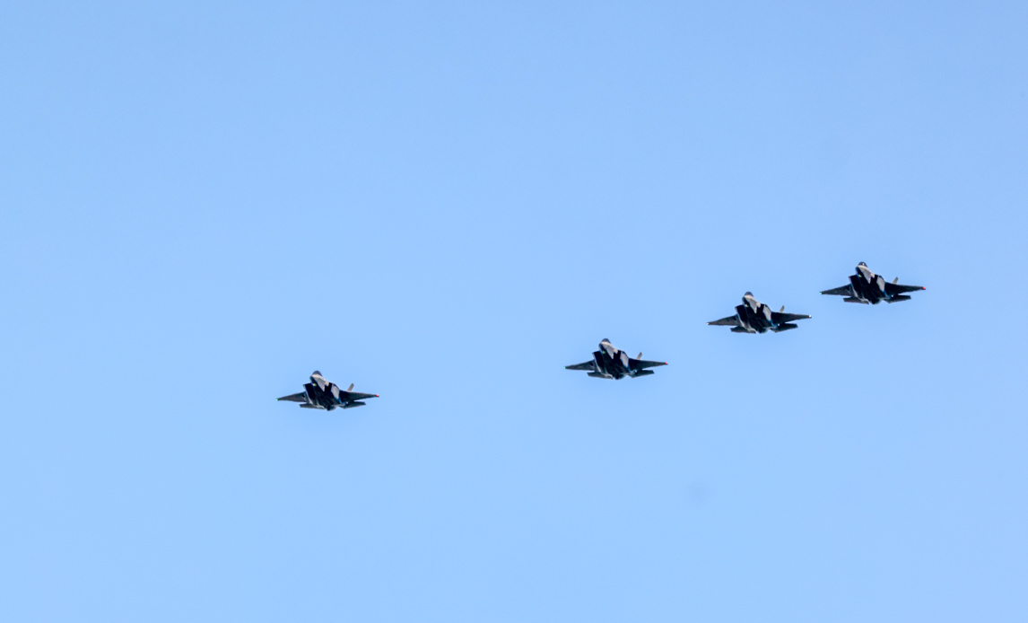 4 F-35 kampfly i luften