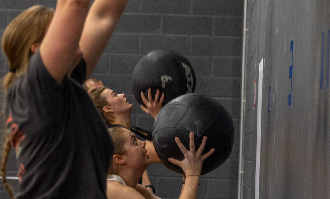 Soldater træner fysisk