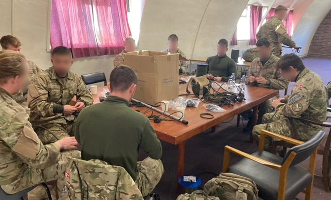 Hold 7 har brugt den første tid på at forberede ankomsten af de ukrainske rekrutter, og stuer, våbenkamre og materiel er nu helt klar!