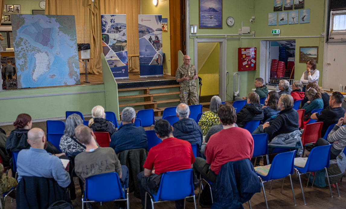 Borgermøde i Nuuk med chefen for Arktisk Kommando