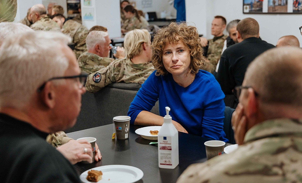 Advisory Board for frivillighed og ligestilling har været forbi de danske udsendte i Letland, hvor de tager konkrete erfaringer med hjem fra besøget.