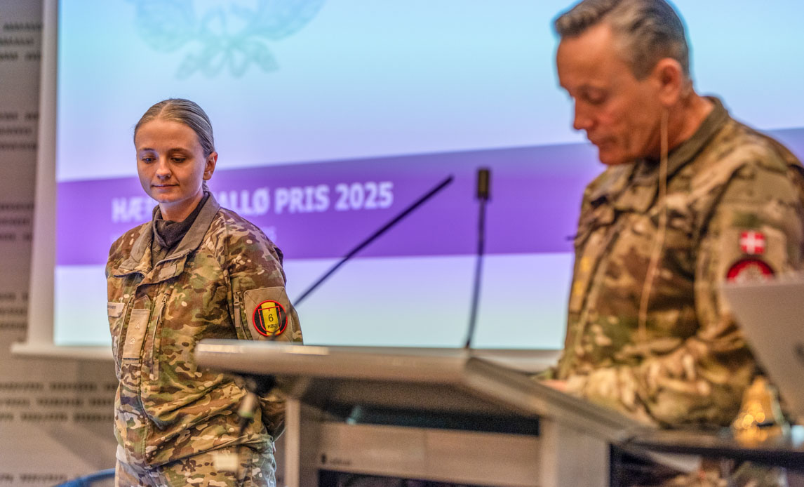 Årets vallø pris bliver uddelt til soldat fra ingeniørregimentet af chefen for hæren