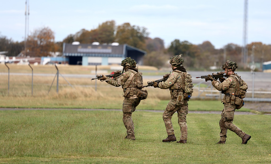 Soldater øver i Tirstrup Lufthavn