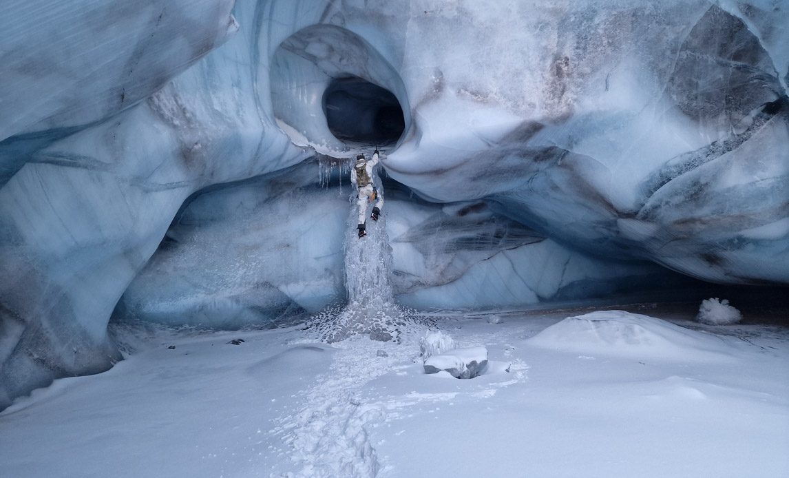 : Jægerkorpsets arktiske specialister klatrer på is