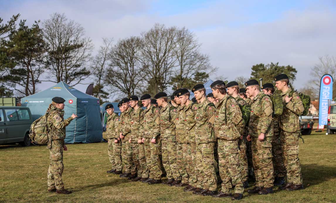 Værnepligtige indtrådti geled