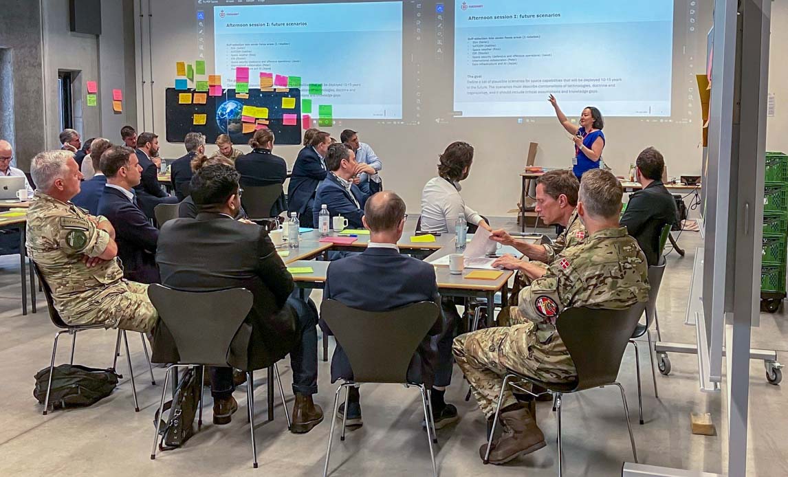Specialkonsulent Lizette Taguchi faciliterer Innovationsarena Space med metoder fra design thinking og systeminnovation.
