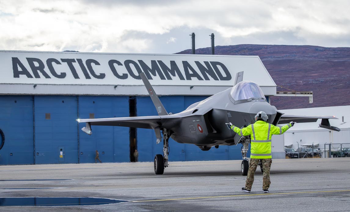 Danske F-35 lander i Grønland