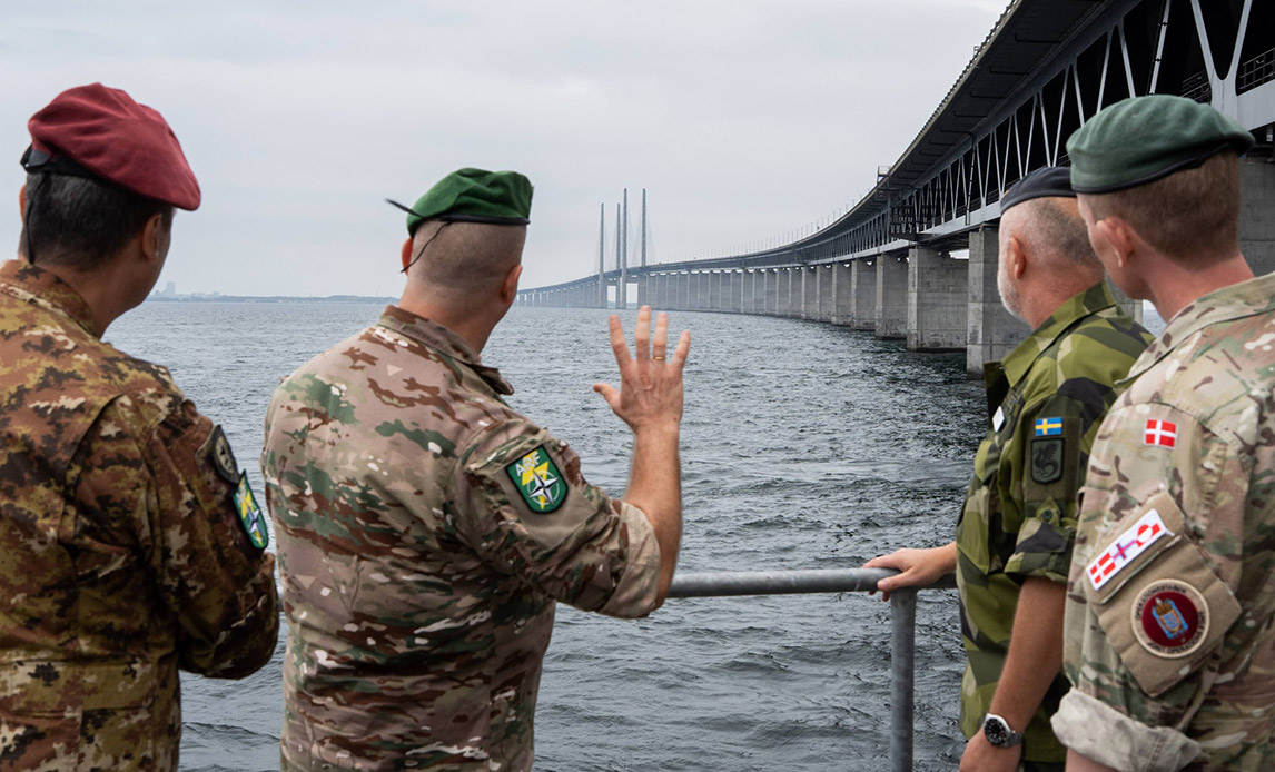 Teamet fra Allied Reaction Force beøger Storebæltsbroen som en del af et samlet tredages program i Danmark, hvor teamet er i tæt dialog med planlægningsenheder fra Forsvarets operationsstab