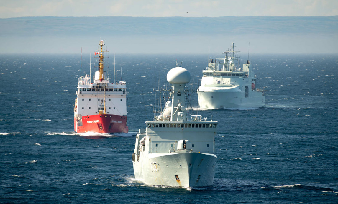Det danske forsvar deltager netop nu sammen med enheder fra Frankrig og USA i den canadisk-ledte øvelse Nanook Tuugaalik. Øvelsen gennemføres i både canadisk og grønlandsk farvand og giver Forsvaret unikke træningsmuligheder.