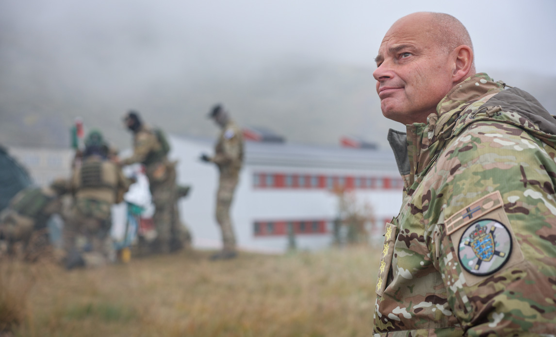 Forsvarschef Michael W. Hyldgaard besøger øvelsen Arctic Shield i Grønland.