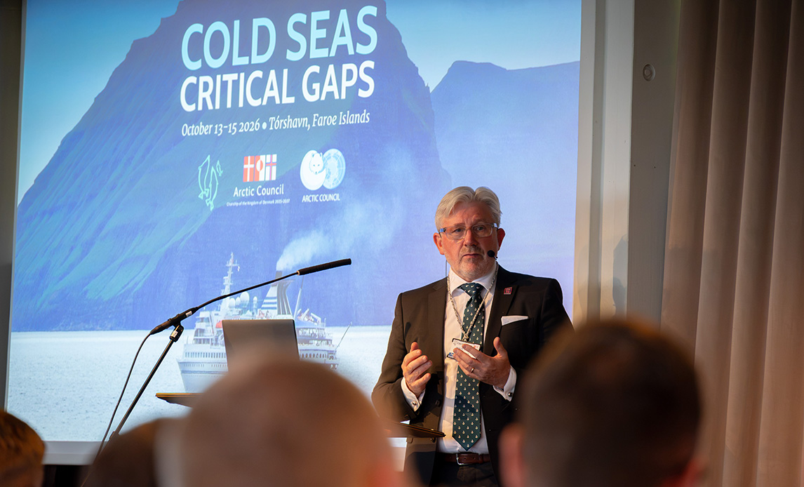 Jens Heine Grauen Larsen taler ved konferencen Cold Seas, Critical Gaps på Færøerne