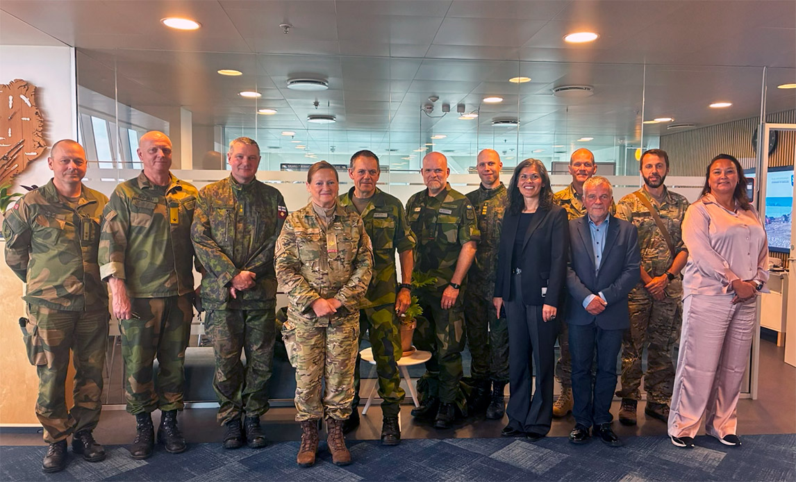 Deltagere fra Danmark, Norge, Sverige og Finland samlet i Nuuk i forbindelse med Nordic Surgeon General Meeting. Foto: Operativ Støttekommando