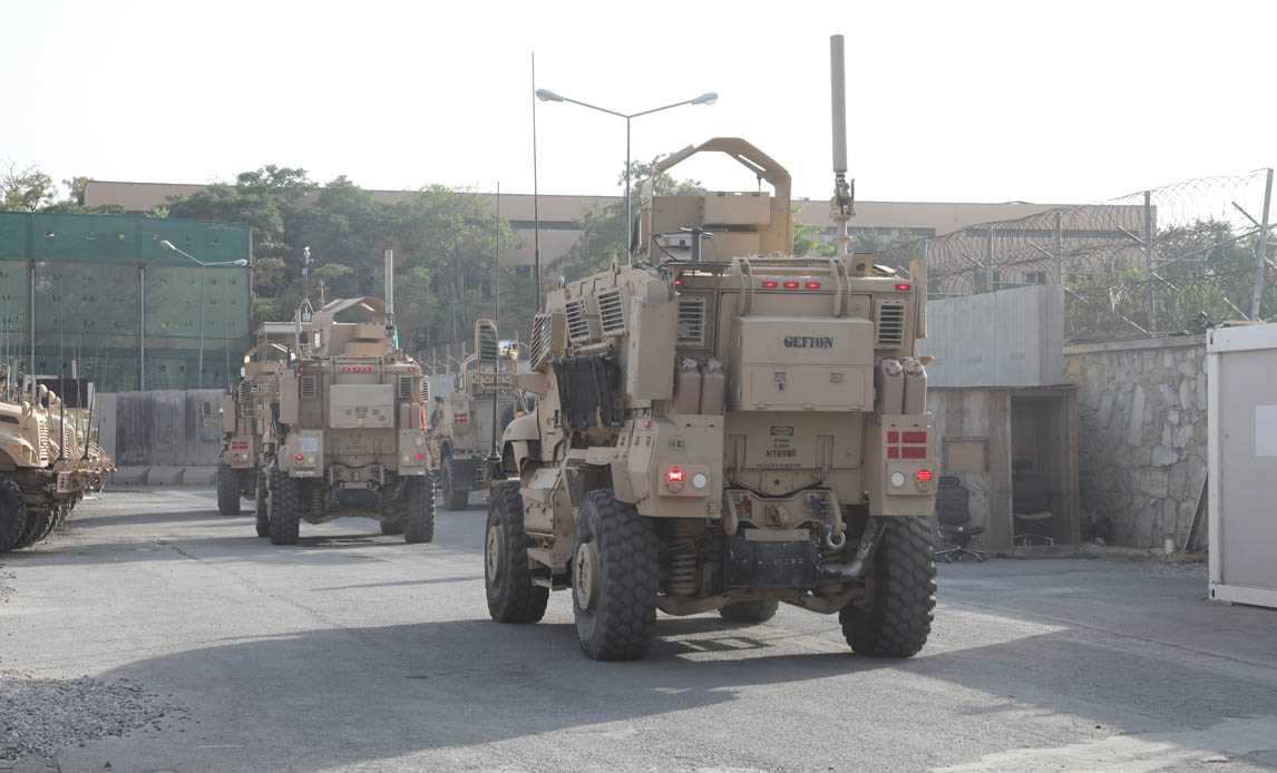 Danske pansrede køretøjer under en test af beredskabet i New Kabul Compound.