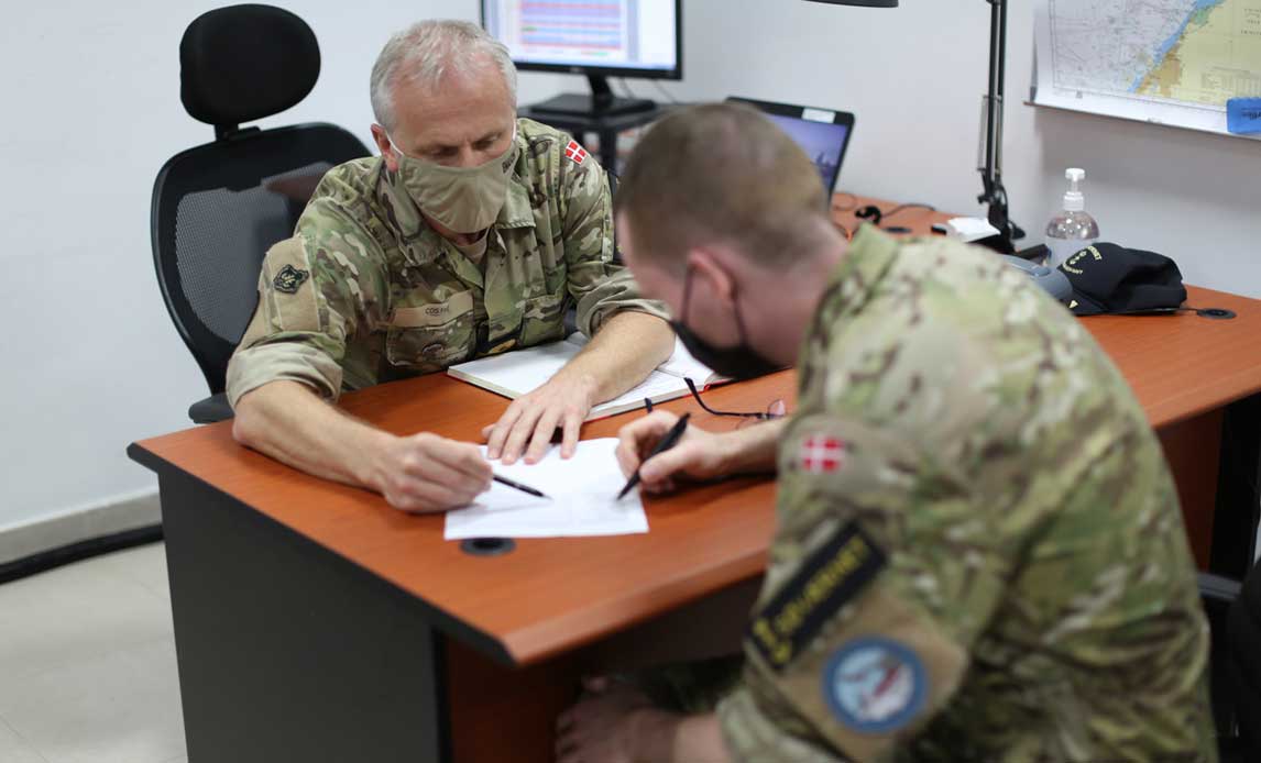 De 12 nye danske stabsmedlemmer ankom til Abu Dhabi den 4. januar. Efter 11 dages standard Covid-19 isolation er man nu i fuld gang med de daglige rutiner i den Operation AGENOR’s stab. Foto: OP AGENOR