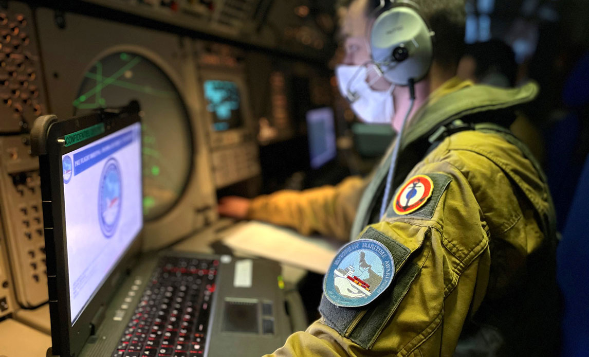 Besætningen på det franske Atlantic 2 overvågningsfly blev i forrige uge afløst af et nyt hold. Den samlede besætning består både af flyvende og jordbaseret personel. Foto: Atlantic 2/ALINDIEN