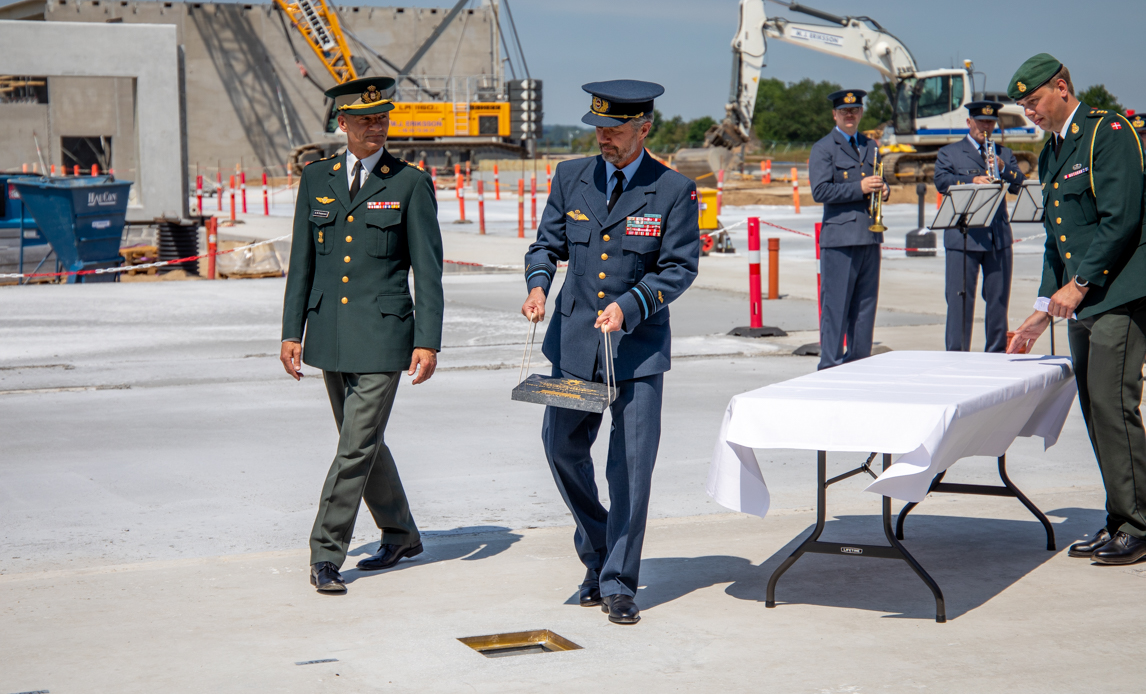 Hans Kongelige Højhed Kronprins Frederik nedlægger grundstenen ved F-35 Campus i Skrydstrup.
