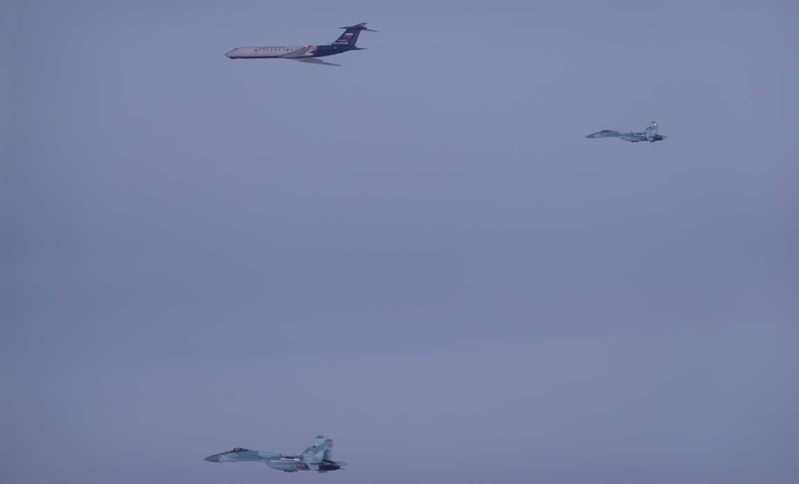 De danske F-16 mødte en TU-134 Crusty, der blev eskorteret af to SU-27 Flanker.