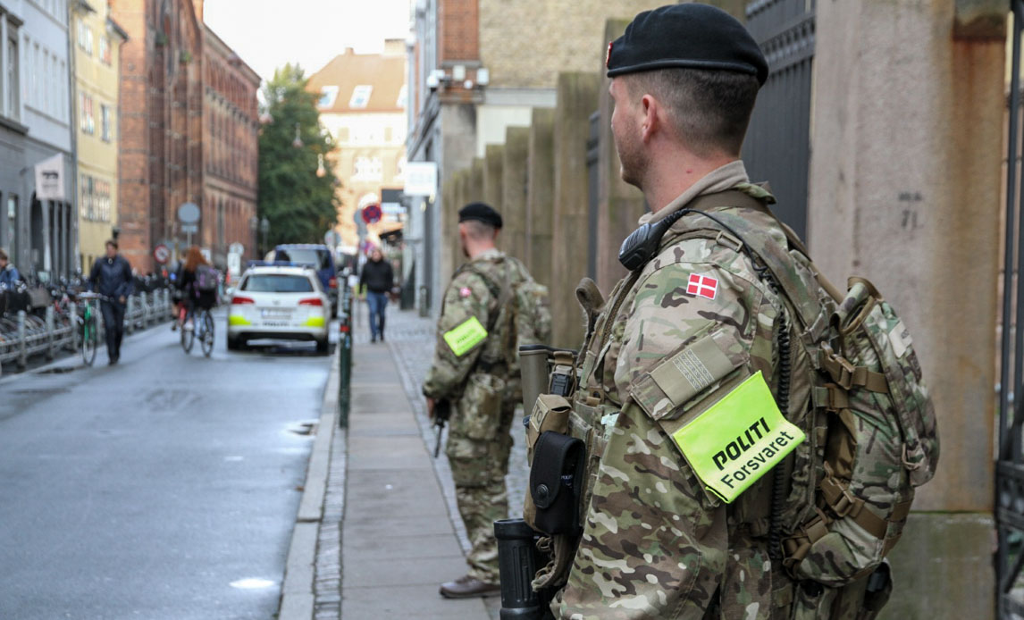 Soldater fra Hæren på bevogtningsopgave i København
