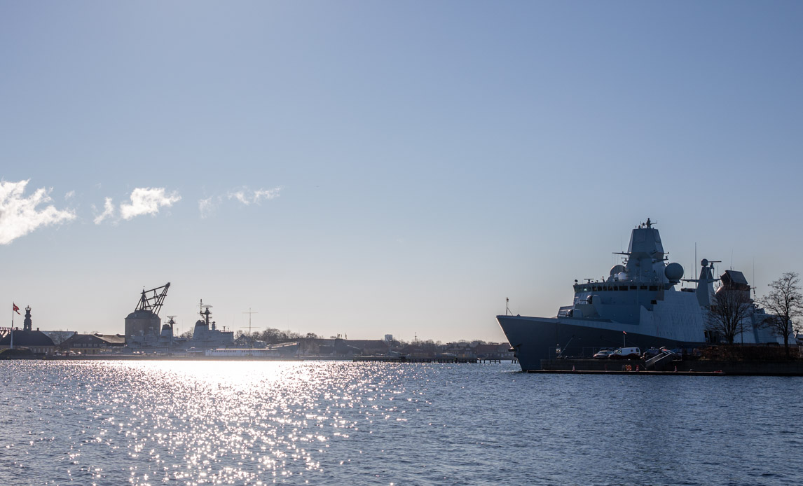 Fregatten Niels Juel ved kaj i København