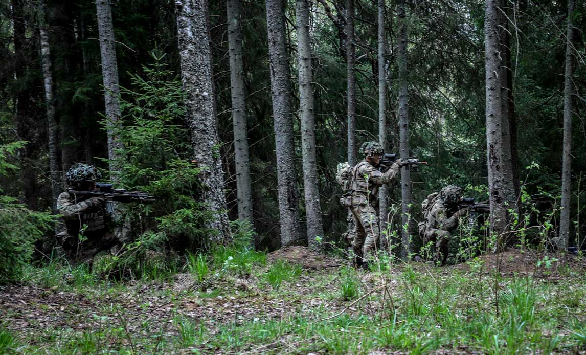 Danske soldater på øvelse i de estiske skove.