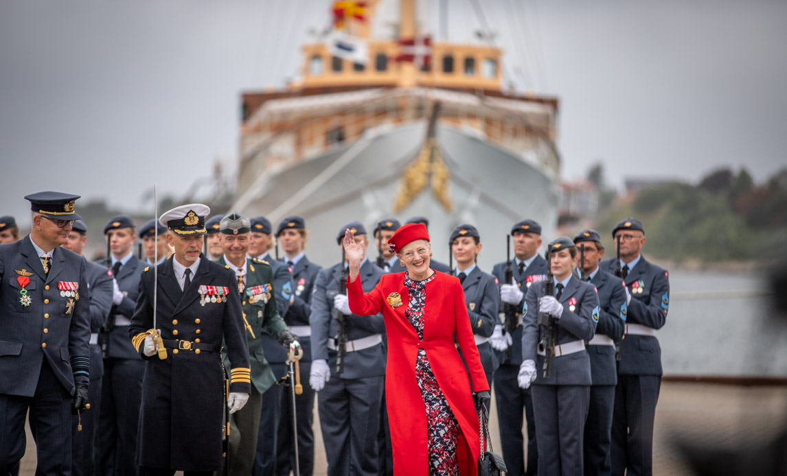 Hende Majestæt Dronning Margrethe under dagens parade.