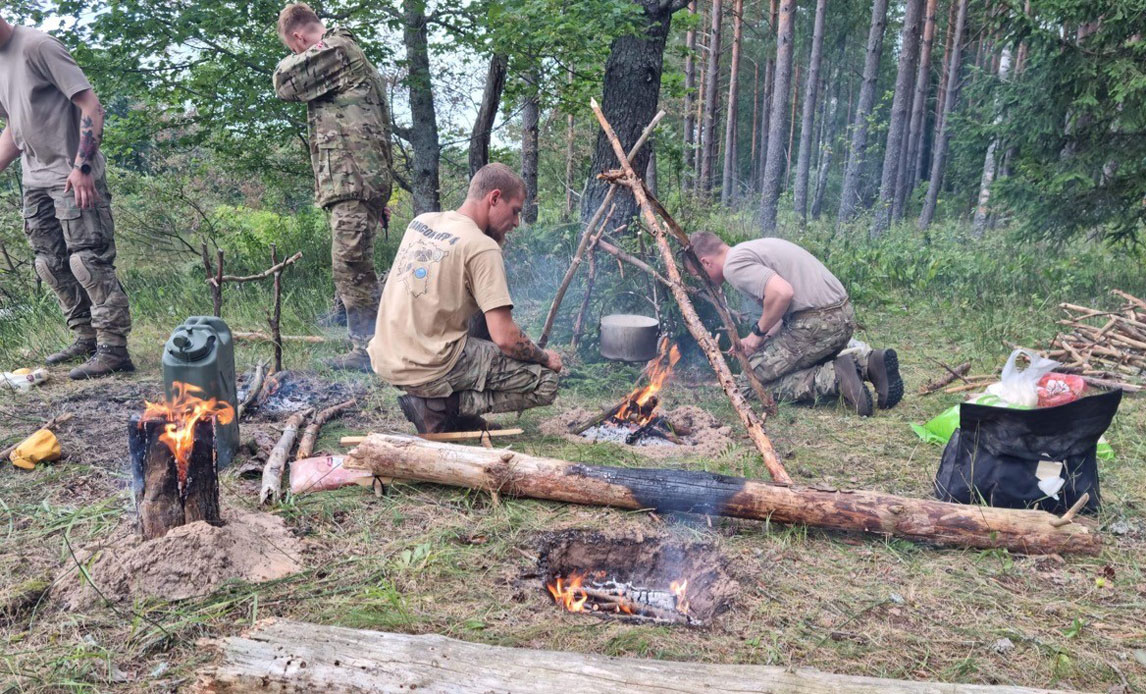 Træning i primitiv overlevelse - bål