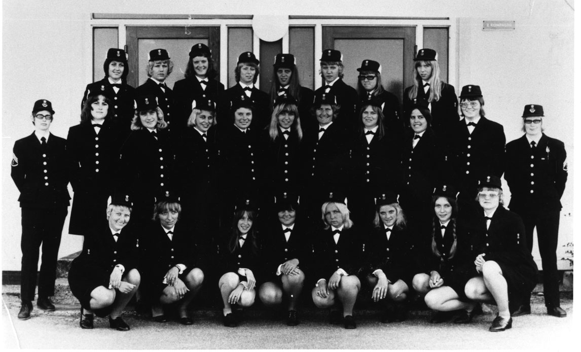 I år er det 50 år siden 27 kvinder startede i Auderød som de første kvinder i Søværnet. 20 af kvinderne, som var med på dette det første hold kvindelige rekrutter i Søværnet, fejrer i dag sammen med Søværnet jubilæet.