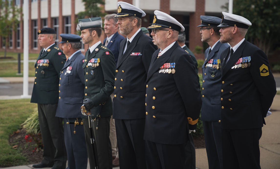 Flagdagen blev gennemført med parade den 06. september ved  Allied Command Transformation med deltagelse af de udstationerede danskere i området inklusiv DNK NATO civil ansat.