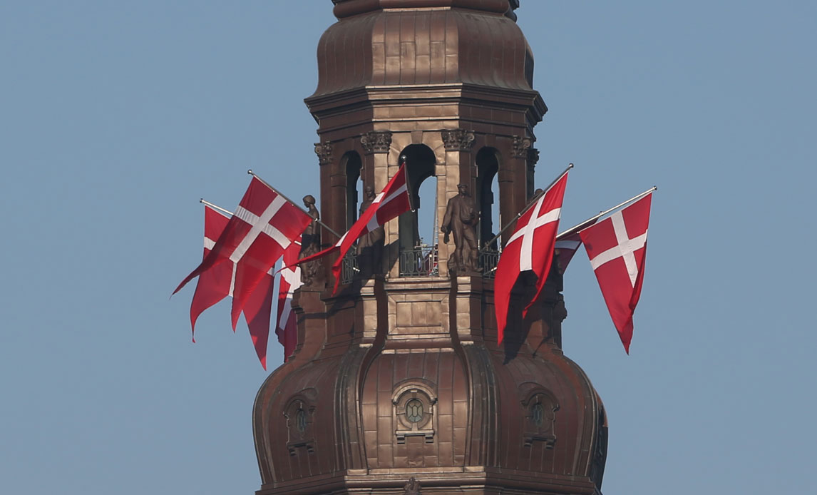 Flag på Christiansborg på flagdagen 2021