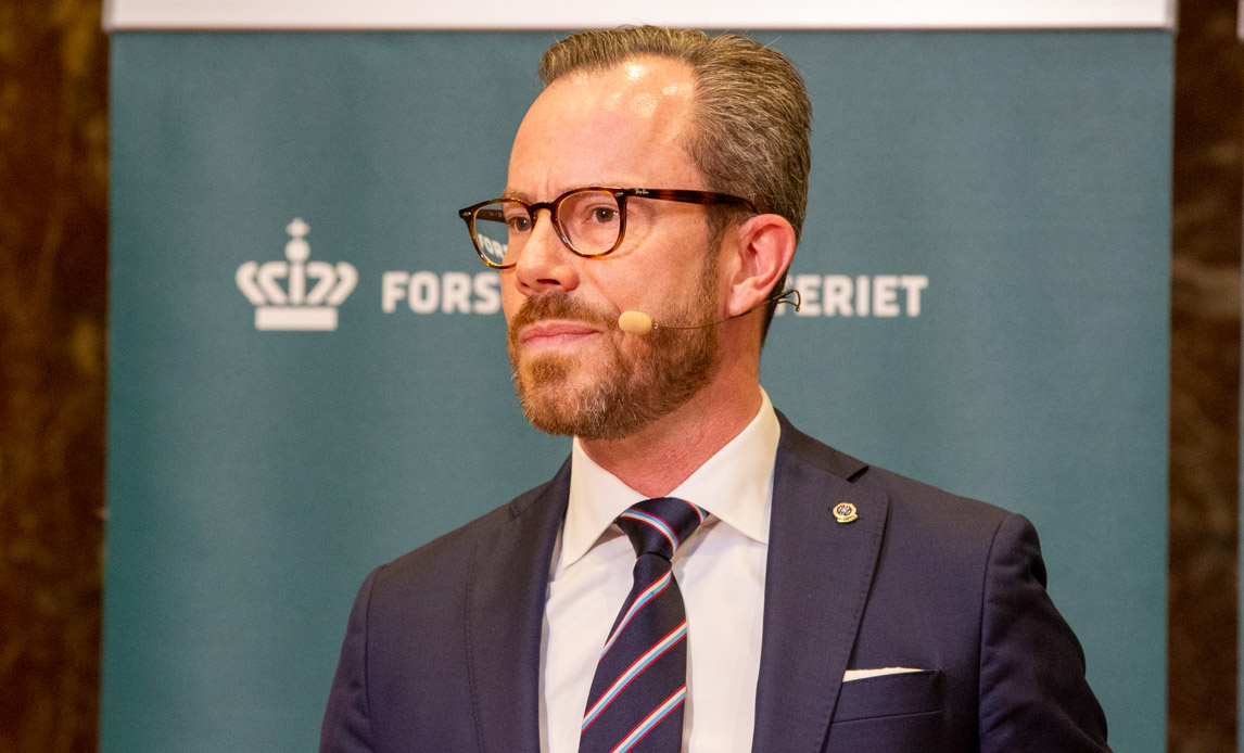 Overdragelse af Forsvarsministeriet fra Morten Bødskov til Jakob Ellemann-Jensen