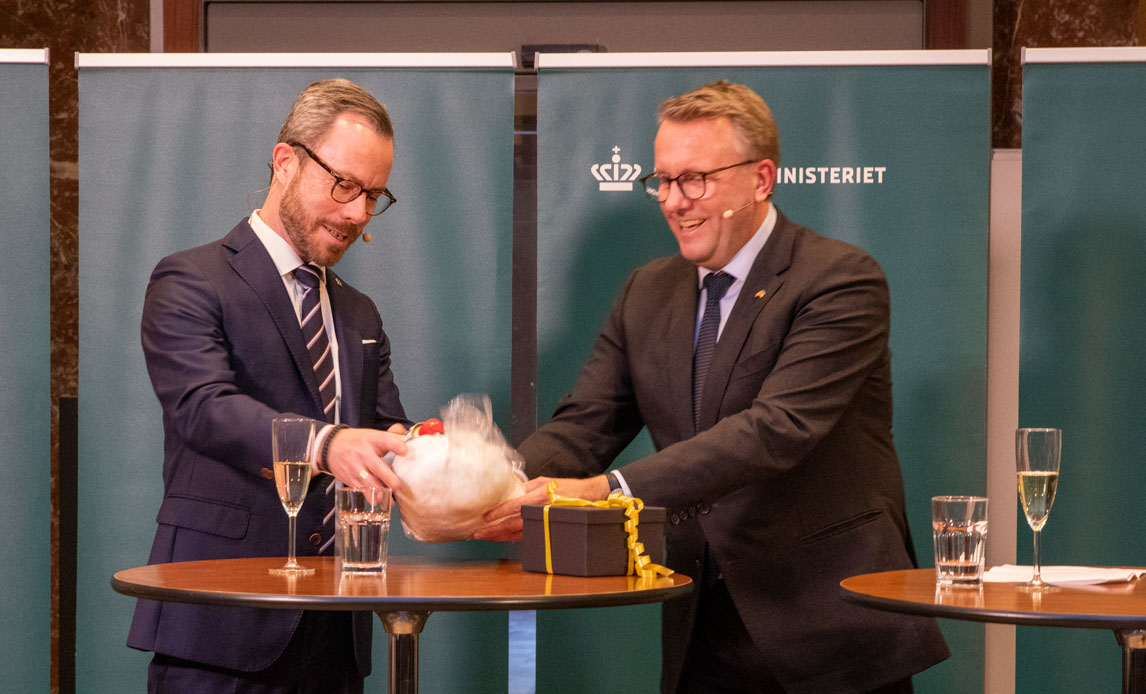 Overdragelse af Forsvarsministeriet fra Morten Bødskov til Jakob Ellemann-Jensen