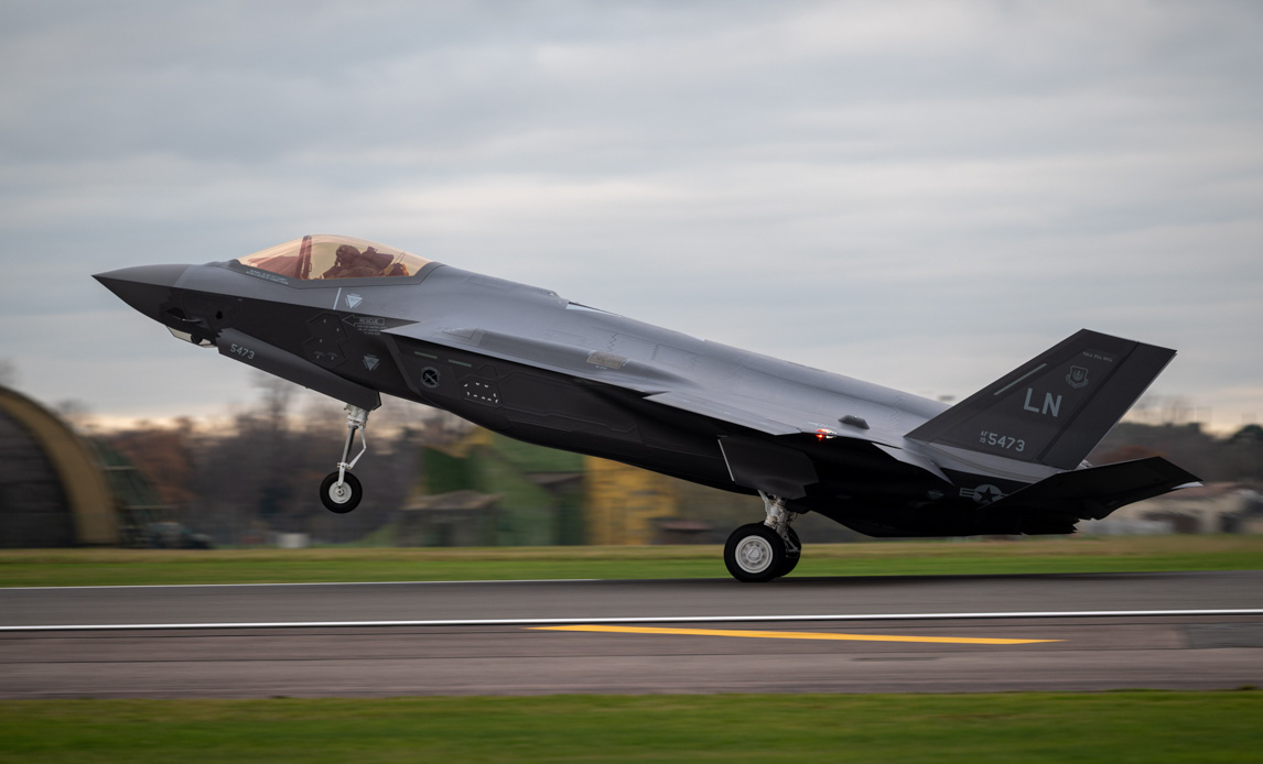 F-35 ved take-off